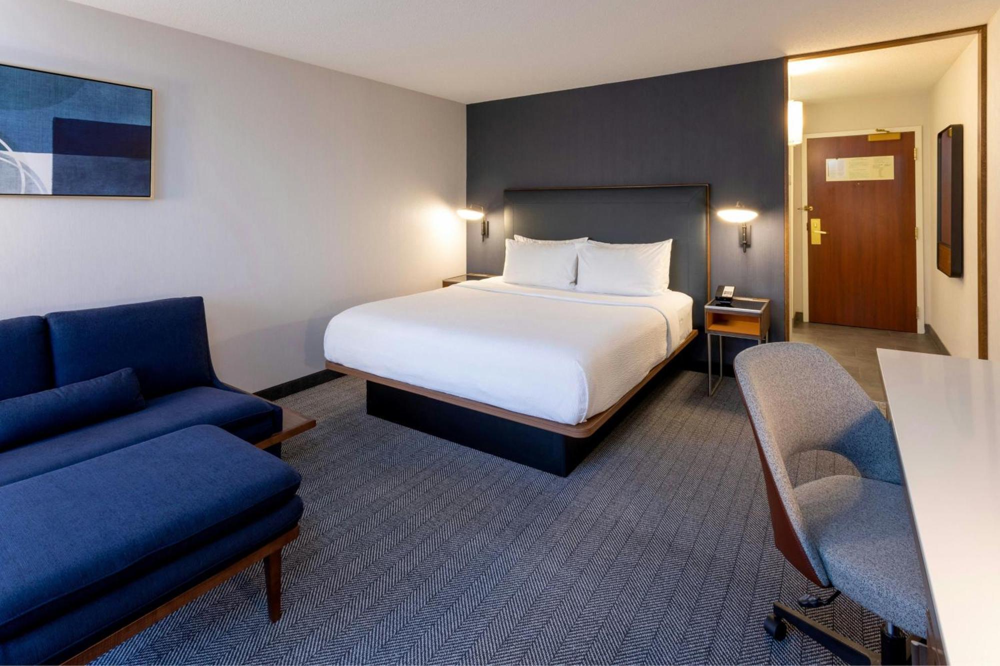 Courtyard Minneapolis St. Paul/Розвилл Экстерьер фото